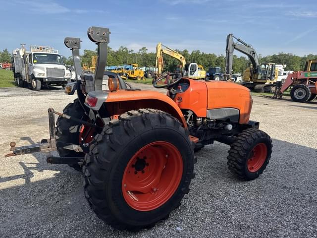 Image of Kubota L4701 equipment image 3
