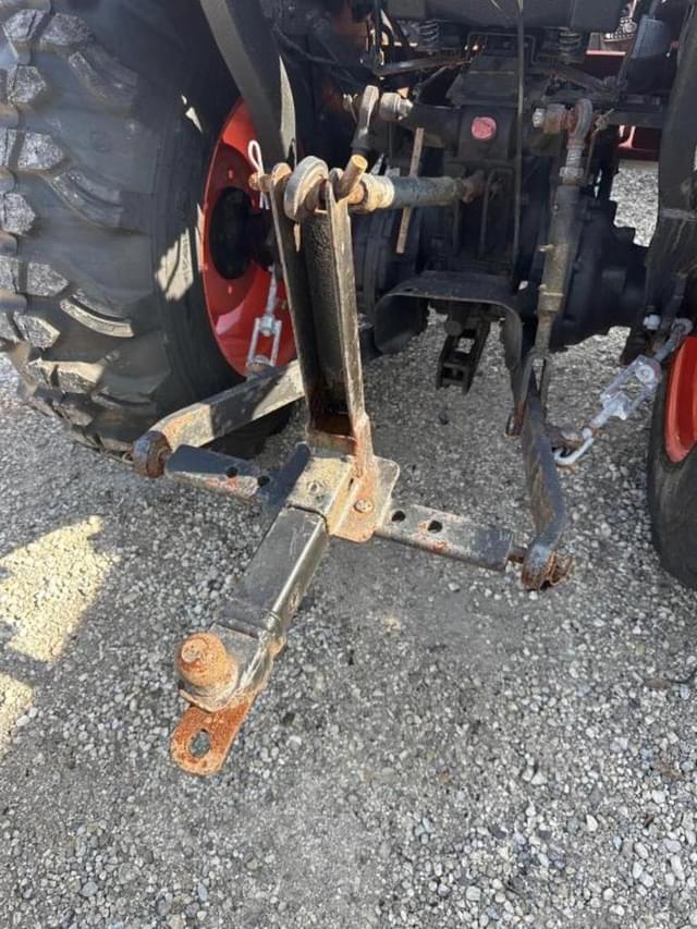Image of Kubota L4701 equipment image 2