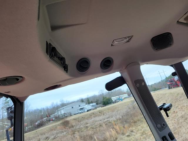 Image of Kubota L4760HSTC equipment image 1