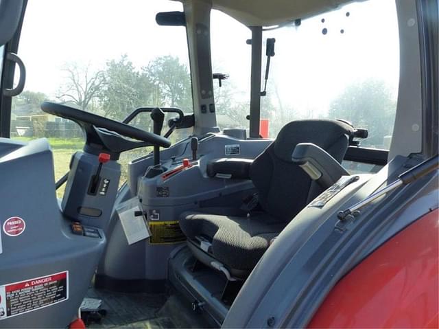 Image of Kubota L6060 equipment image 4