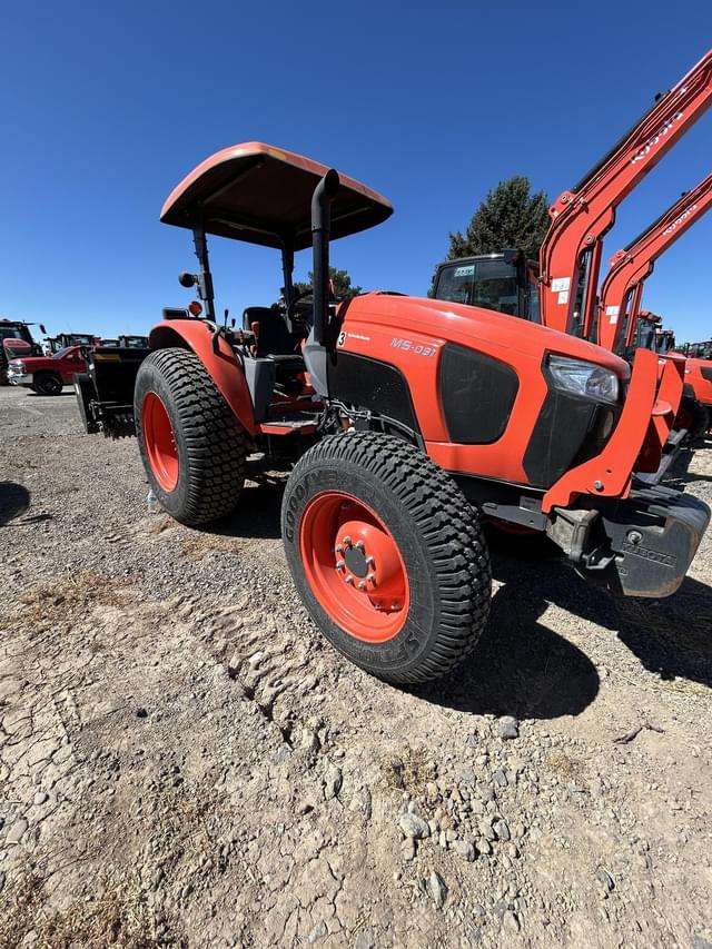 Image of Kubota M5-091 equipment image 2