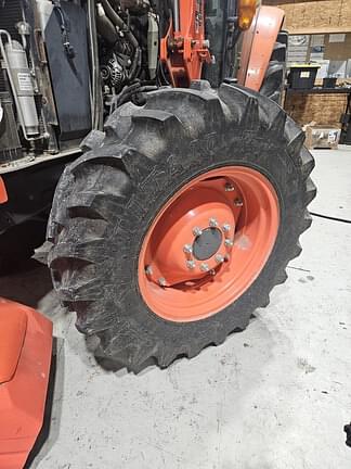 Image of Kubota M5-111 equipment image 4