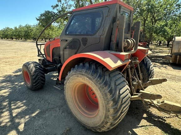 Image of Kubota M5-111 equipment image 2