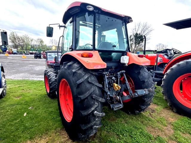 Image of Kubota M5-111 equipment image 3