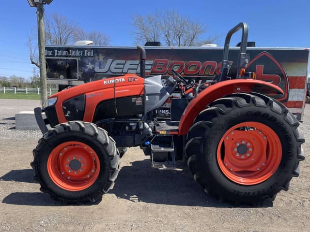 Image of Kubota M5-111D equipment image 1