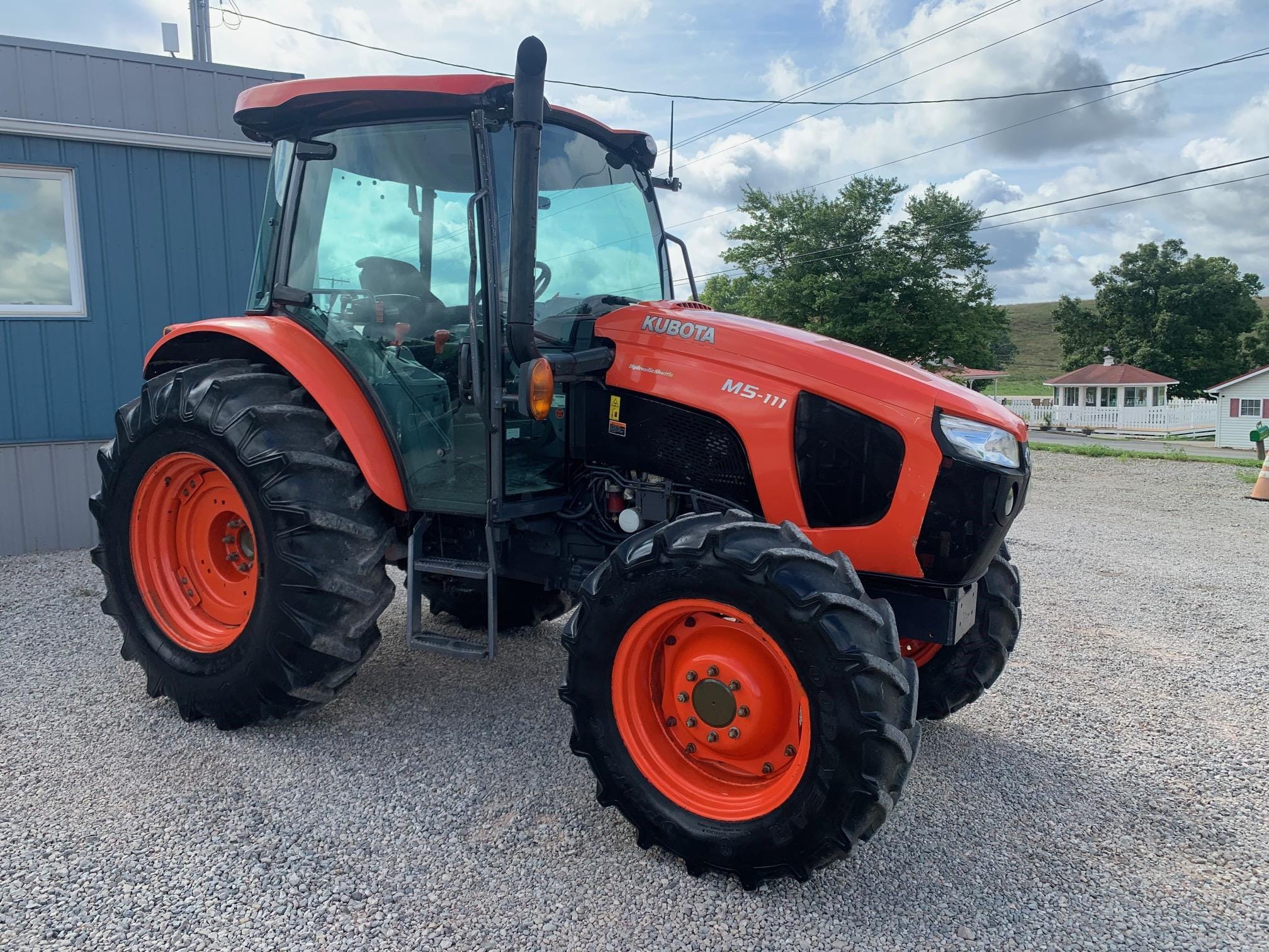 2018 Kubota M5-111D Equipment Image0