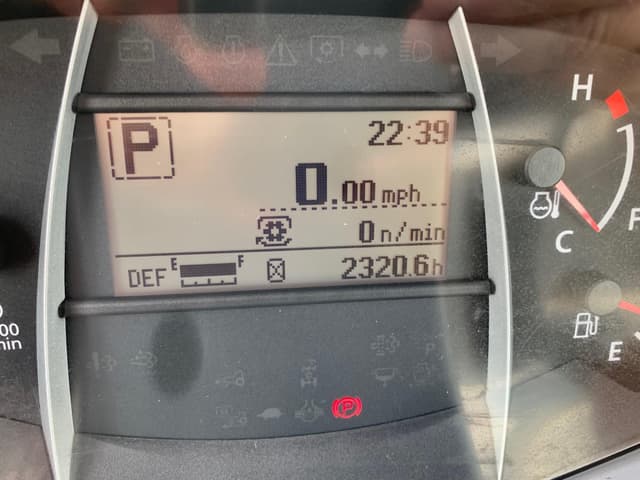 Image of Kubota M5-111D equipment image 2