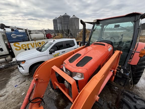 Image of Kubota M6-141 equipment image 4