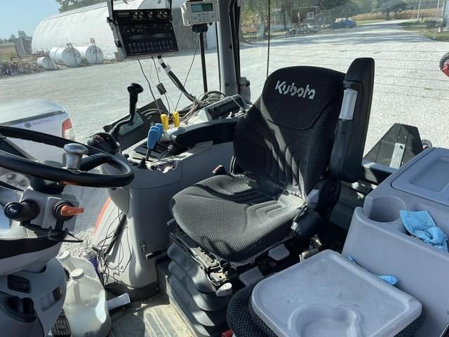 Image of Kubota M7.151 equipment image 4