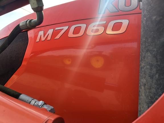 Image of Kubota M7060 equipment image 1