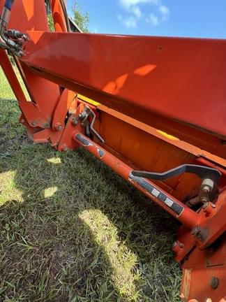 Image of Kubota M7060 equipment image 4