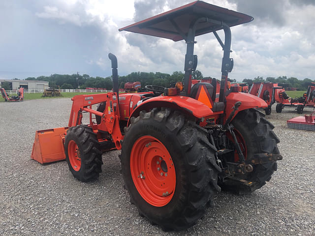 Image of Kubota M7060 equipment image 4