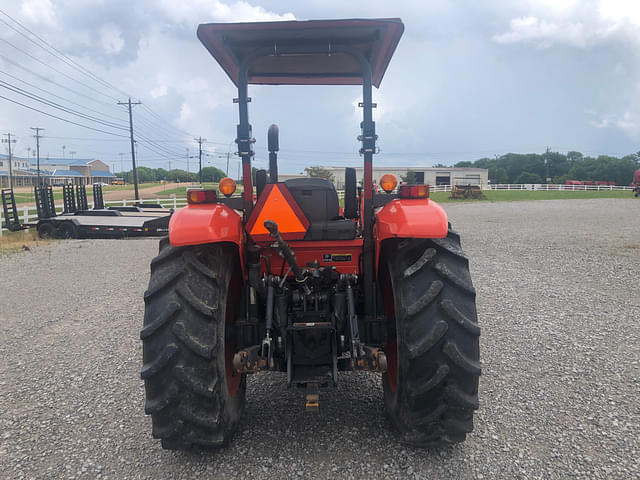 Image of Kubota M7060 equipment image 3