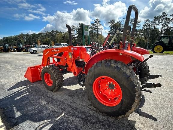 Image of Kubota M7060 equipment image 2