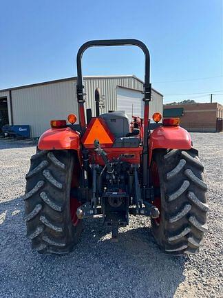 Image of Kubota M7060 equipment image 3