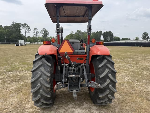 Image of Kubota M7060 equipment image 3