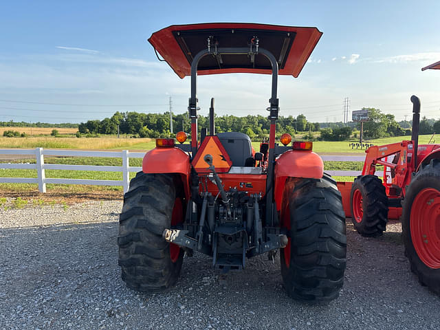 Image of Kubota M7060 equipment image 3