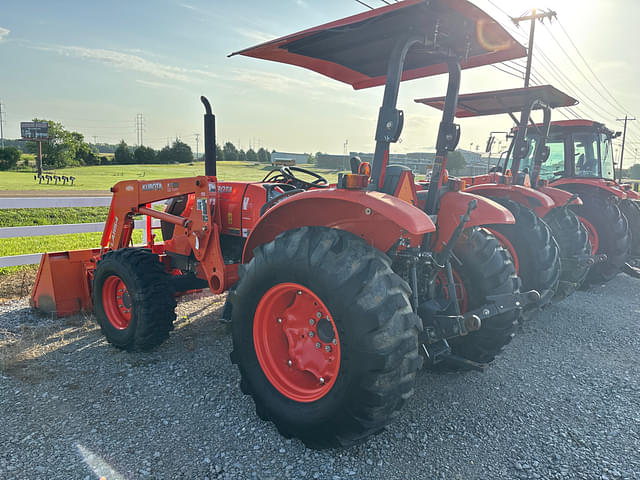 Image of Kubota M7060 equipment image 4