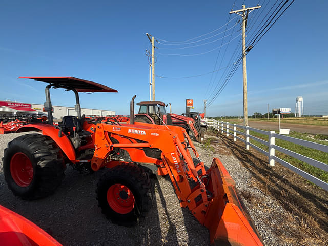 Image of Kubota M7060 equipment image 1