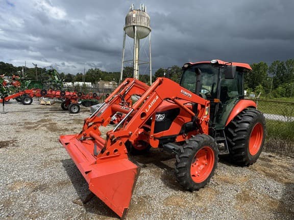 Image of Kubota M7060 equipment image 2