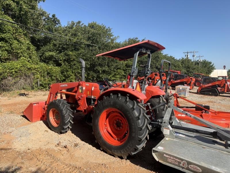 Image of Kubota M7060D Primary image