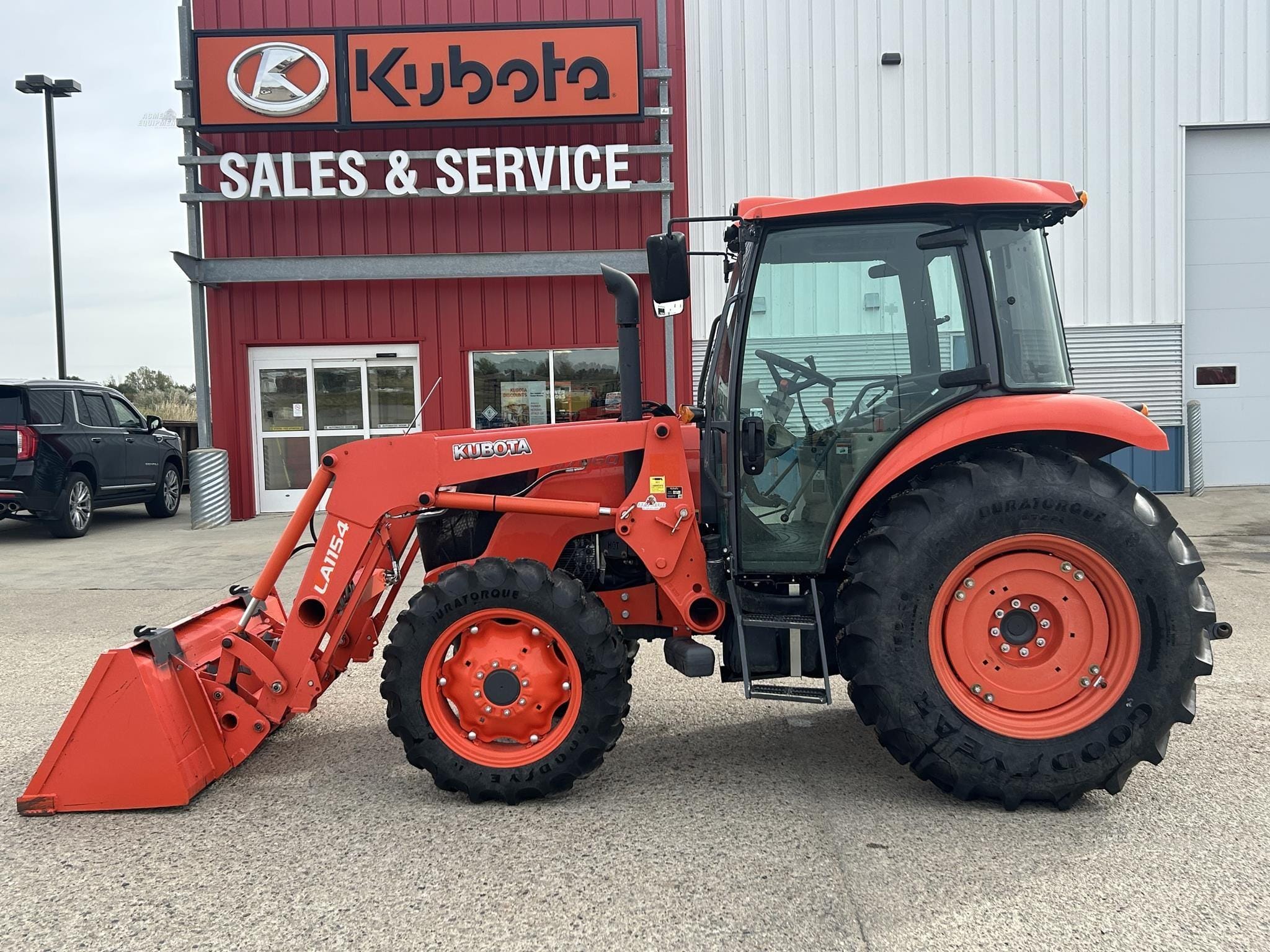 2018 Kubota M7060HD12 Equipment Image0