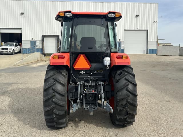 Image of Kubota M7060HD12 equipment image 3