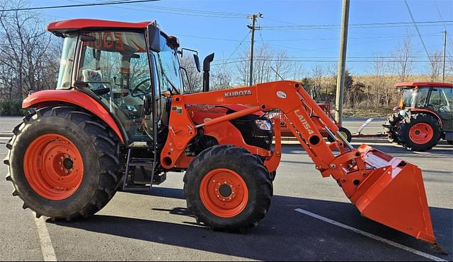 Image of Kubota M7060 equipment image 4