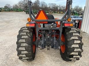 Main image Kubota MX5200 4