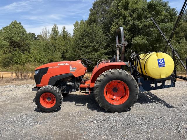 Image of Kubota MX5200D equipment image 2