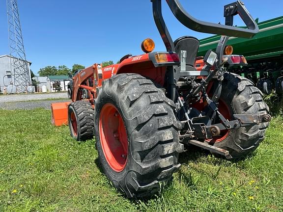 Image of Kubota MX5800 equipment image 2