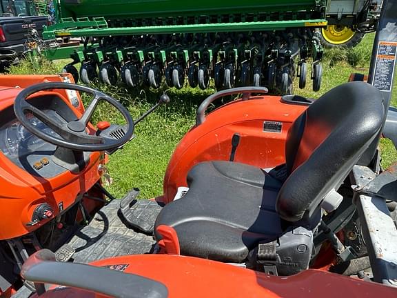 Image of Kubota MX5800 equipment image 4