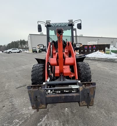 Image of Kubota R530 equipment image 2