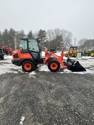 2018 Kubota R530 Equipment Image0