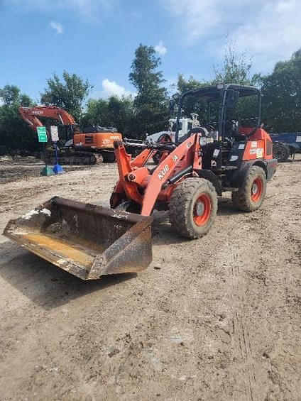 Image of Kubota R530 equipment image 2