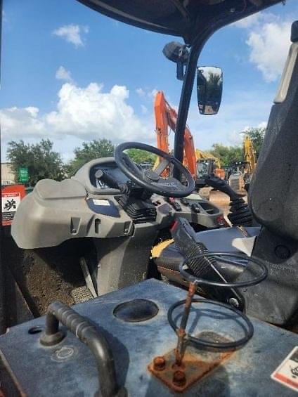 Image of Kubota R530 equipment image 4