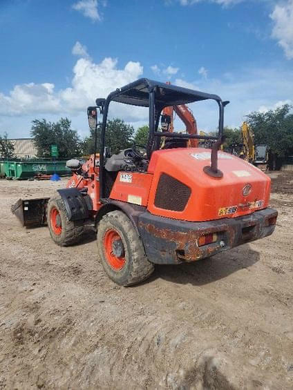 Image of Kubota R530 equipment image 1