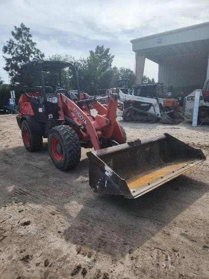 2018 Kubota R530 Equipment Image0