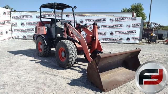 Image of Kubota R530 equipment image 2