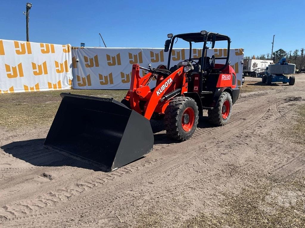 2018 Kubota R530 Equipment Image0