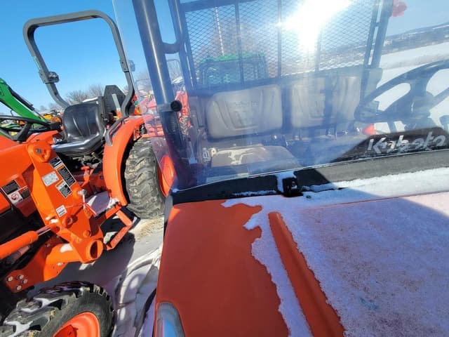 Image of Kubota RTV-X900 equipment image 3
