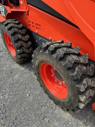 Image of Kubota SSV65 equipment image 3