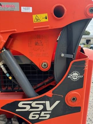 Image of Kubota SSV65 equipment image 4