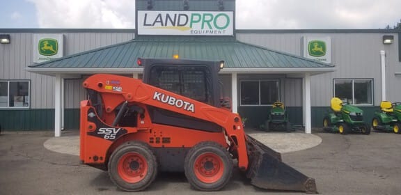 2018 Kubota SSV65 Equipment Image0