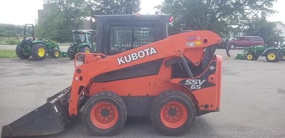 Image of Kubota SSV65 equipment image 4