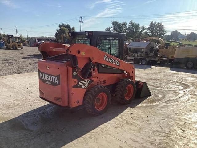 Image of Kubota SSV65 equipment image 3