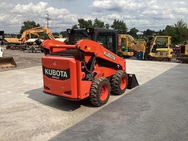 Image of Kubota SSV65 equipment image 4