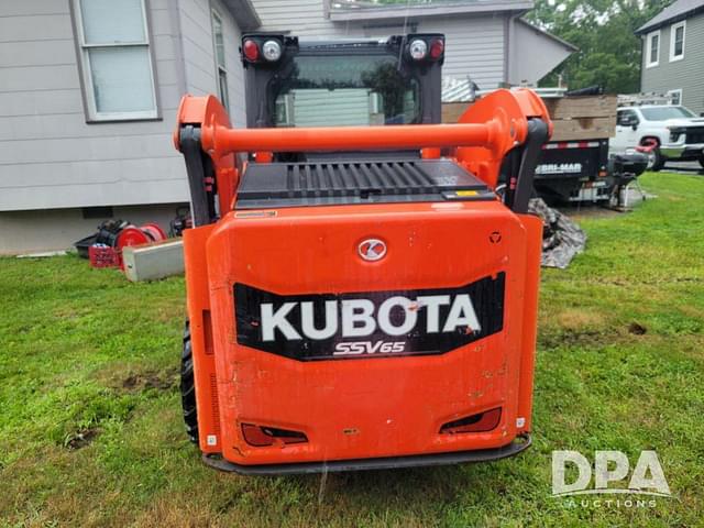 Image of Kubota SSV65 equipment image 4