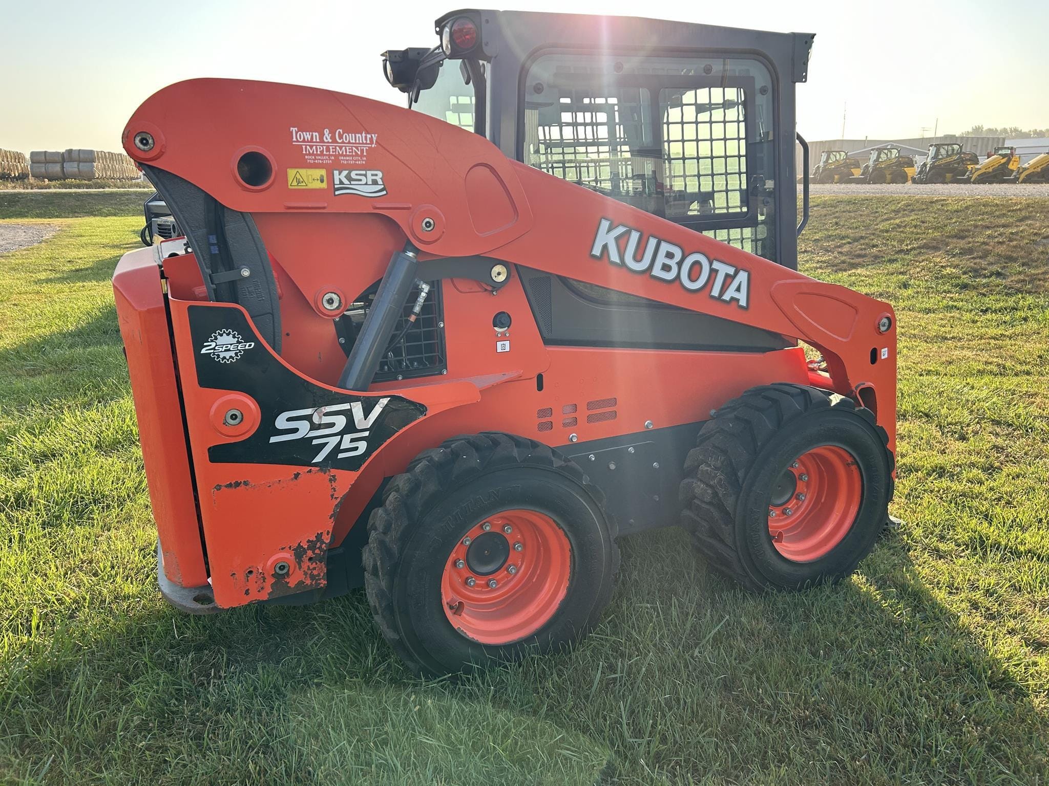 Main image Kubota SSV75