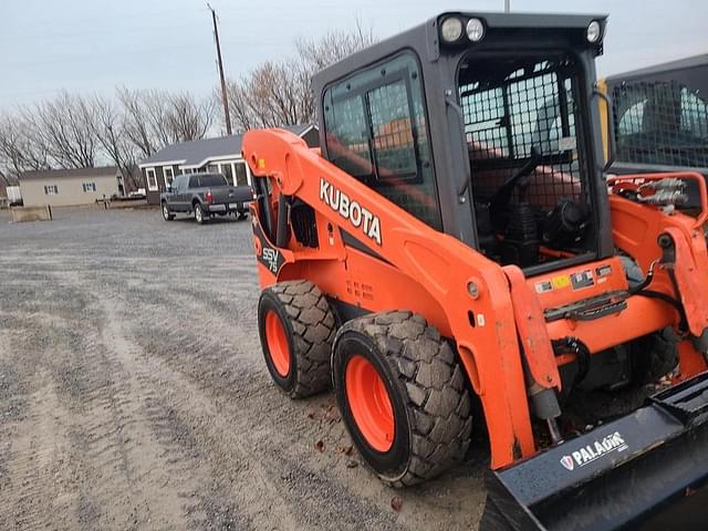 Image of Kubota SSV75 equipment image 3